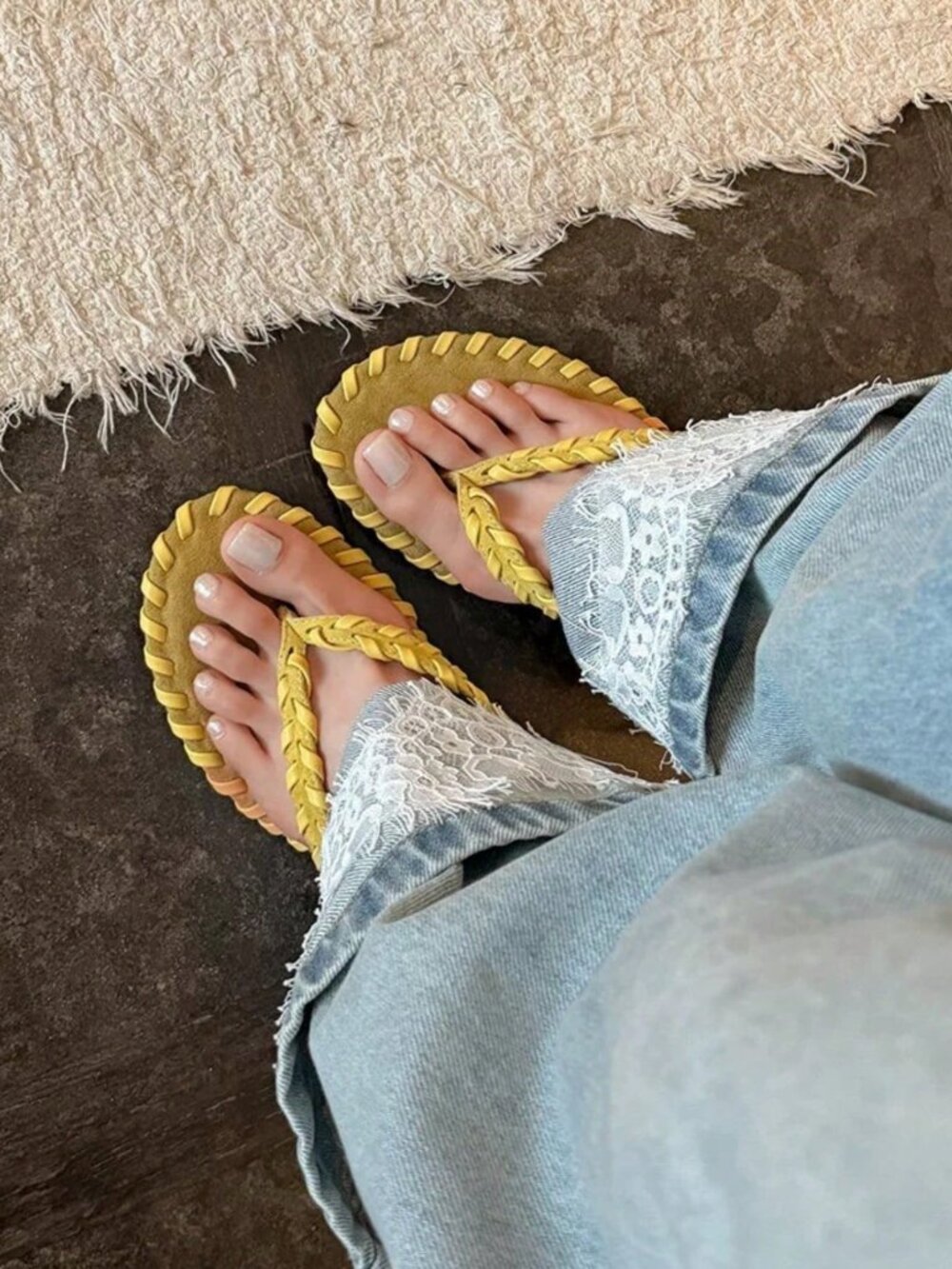 Yellow Chic Women's French Open-Toe Thong Stiletto Kitten Heel Flip-Flop Sandals - Picture 5 of 5